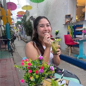 Meet your Posher, Alyssa